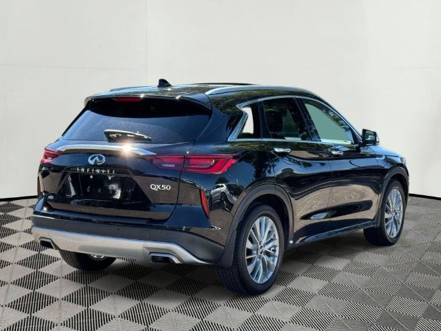 2023 INFINITI QX50 LUXE