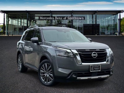 2022 Nissan Pathfinder SL