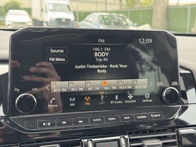 2022 Nissan Pathfinder SL