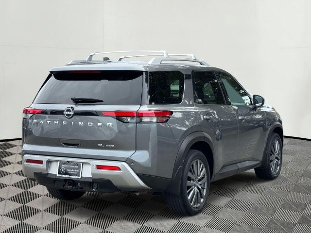 2022 Nissan Pathfinder SL