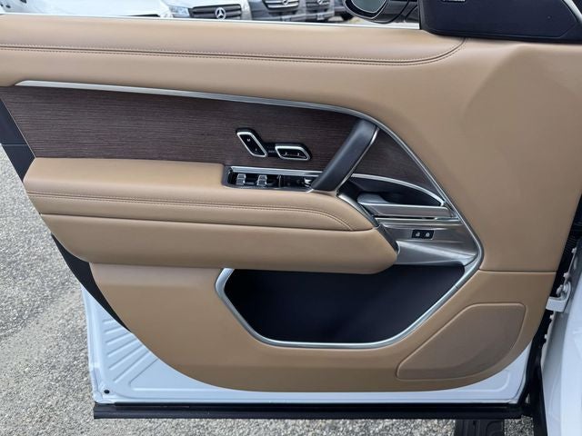 2025 Land Rover Range Rover SE LWB