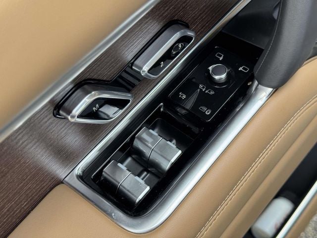 2025 Land Rover Range Rover SE LWB
