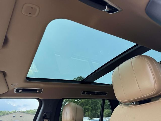 2025 Land Rover Range Rover SE LWB