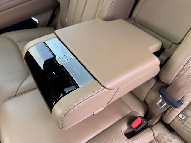 2025 Land Rover Range Rover SE LWB