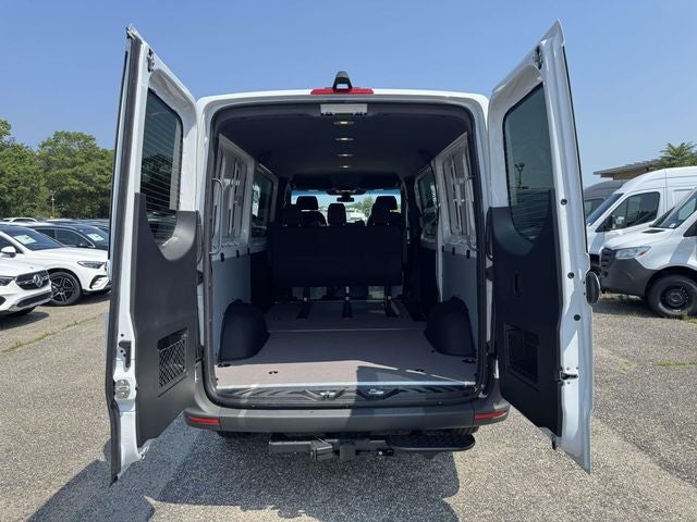2026 Mercedes-Benz Sprinter 2500 Crew 144 WB