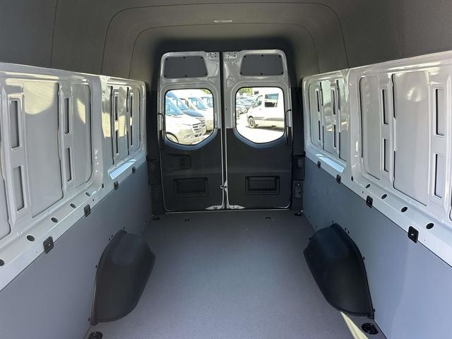 2026 Mercedes-Benz Sprinter 2500 Crew 170 WB High Roof