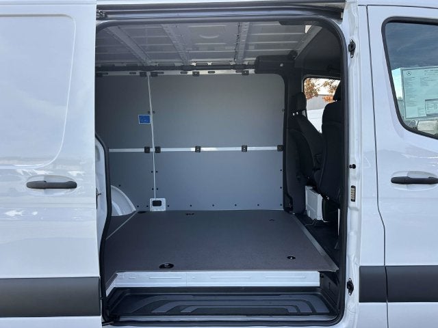 2027 Mercedes-Benz Sprinter 2500 Cargo 144 WB