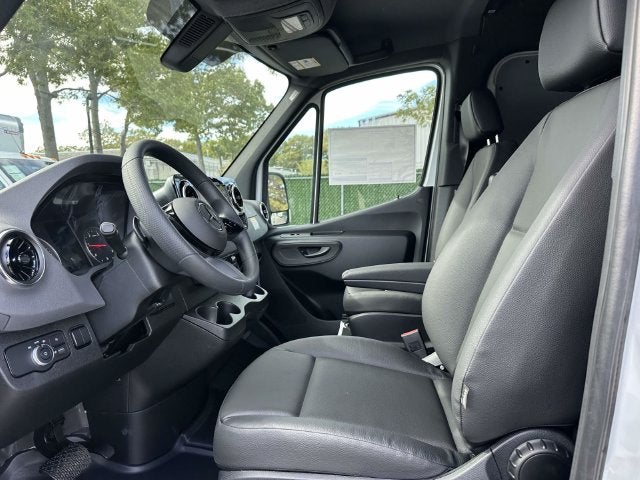 2027 Mercedes-Benz Sprinter 2500 Cargo 144 WB