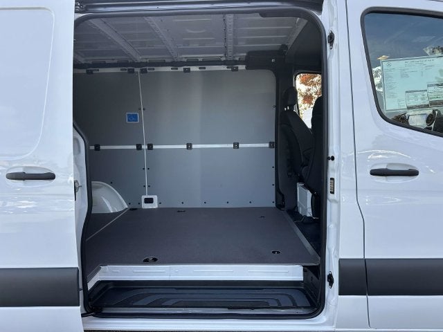 2027 Mercedes-Benz Sprinter 2500 Cargo 144 WB