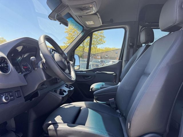 2025 Mercedes-Benz Sprinter 2500 Passenger 144 WB