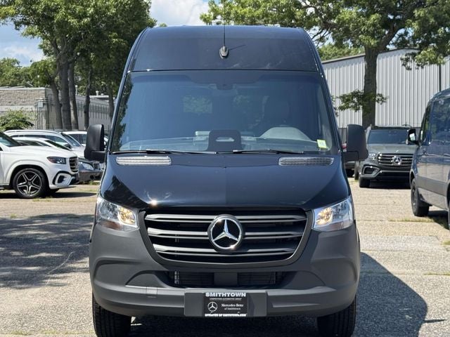 2025 Mercedes-Benz Sprinter 2500 Passenger 144 WB
